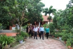 Đồng chí Phó Chủ tịch UBND tỉnh thăm mô hình tại huyện Gia Viễn.