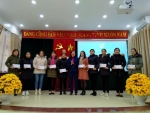Hội LHPN huyện Nho Quan tặng quà nhân dịp Tết Nguyên đán