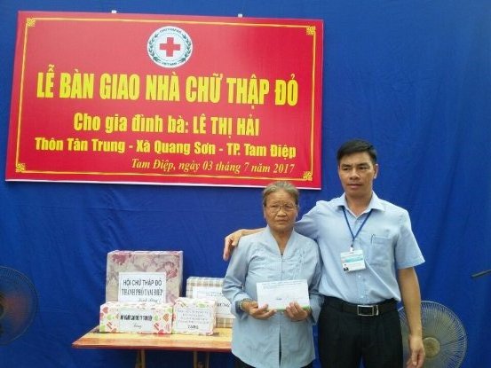 Lễ bàn giao nhà Chữ thập đỏ cho gia đình bà Lê Thị Hải