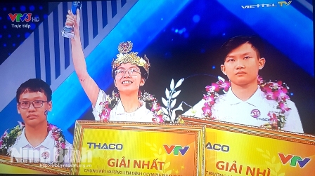 Nguyễn Thị Thu Hằng đã xuất sắc giành vòng nguyệt quế "Đường lên đỉnh Olympia" năm thứ 20.