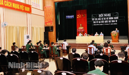 Quang cảnh Hội nghị tiếp xúc cử tri tại Bộ Chỉ huy quân sự tỉnh.