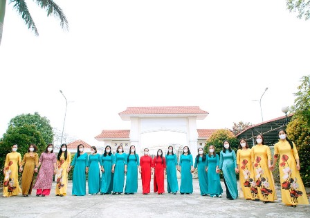 Phụ nữ Kim Sơn hưởng ứng “Tuần lễ áo dài” năm 2022