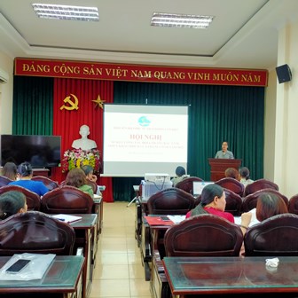 Đ/c Vũ Thị Hà, Phó Chủ tịch Hội LHPN tỉnh phát biểu tại Hội nghị