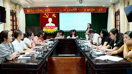 Đồng chí Vũ Thị Hà, Phó Chủ tịch Hội LHPN tỉnh phát biểu chỉ đạo tại Hội nghị.