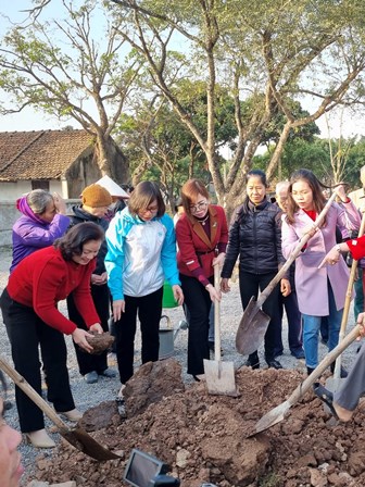 Hội LHPN huyện Hoa Lư ra quân “Tết trồng cây” xuân Quý Mão năm 2023